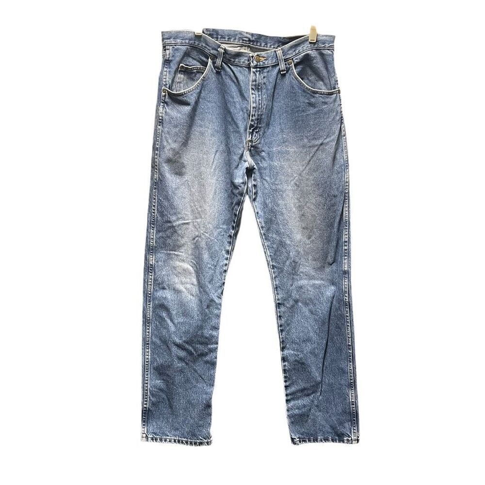 Men’s Wrangler jeans size 36/32 100% cotton Mexico straight leg.